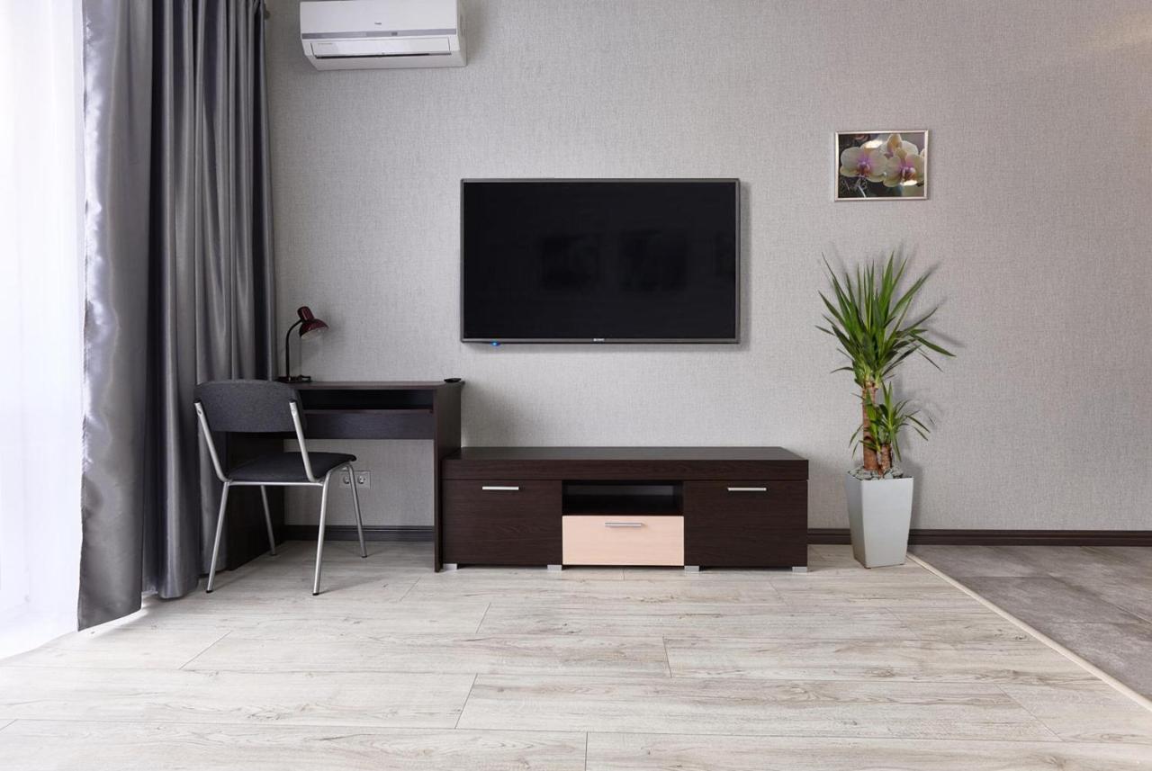 Perfect M Polytech, Ohmatdet, Parking Apartment Kyiv