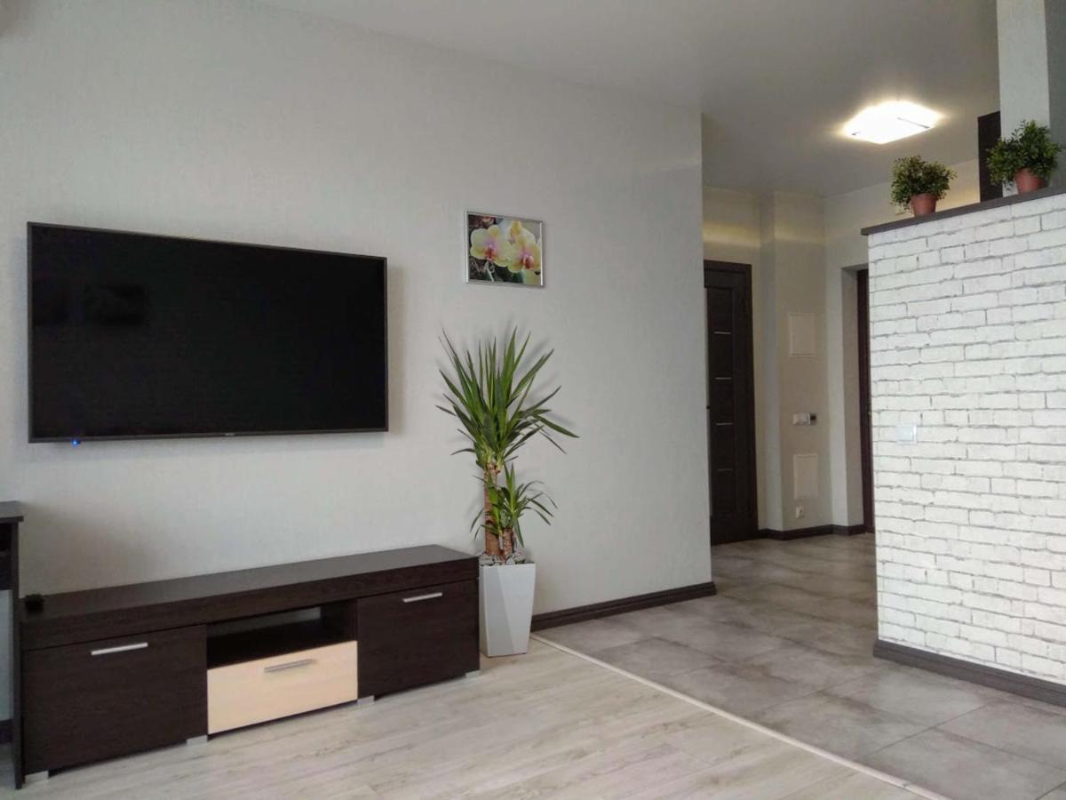 Perfect M Polytech, Ohmatdet, Parking Apartment