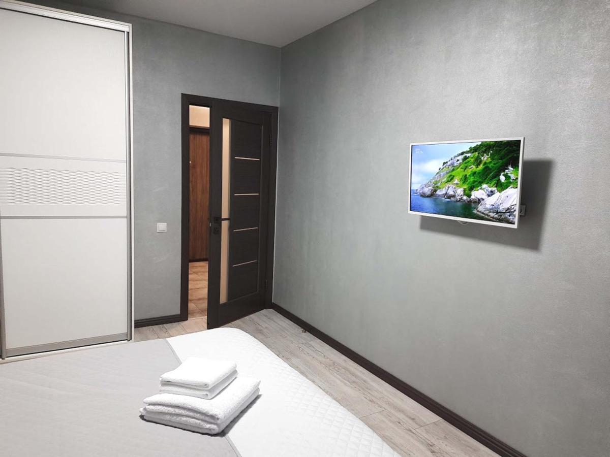 Perfect M Polytech, Ohmatdet, Parking Apartment